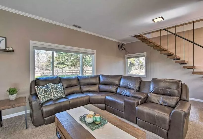 Ellensburg Home W/ Mountain Views On 3 Acres!