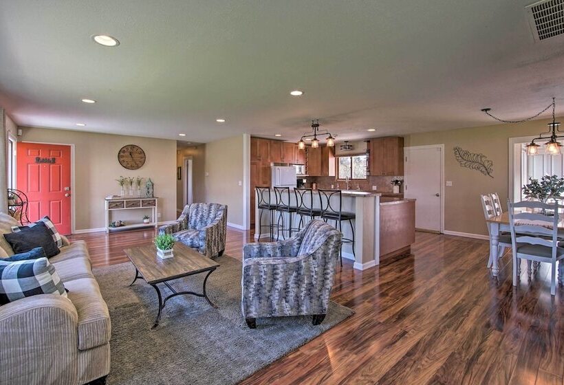 Ellensburg Home W/ Mountain Views On 3 Acres!