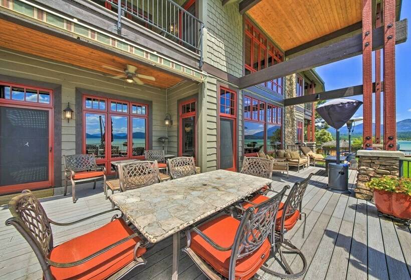 Expansive Sandpoint Lake House With Hot Tub!