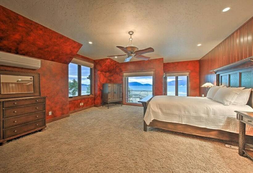 Expansive Sandpoint Lake House With Hot Tub!