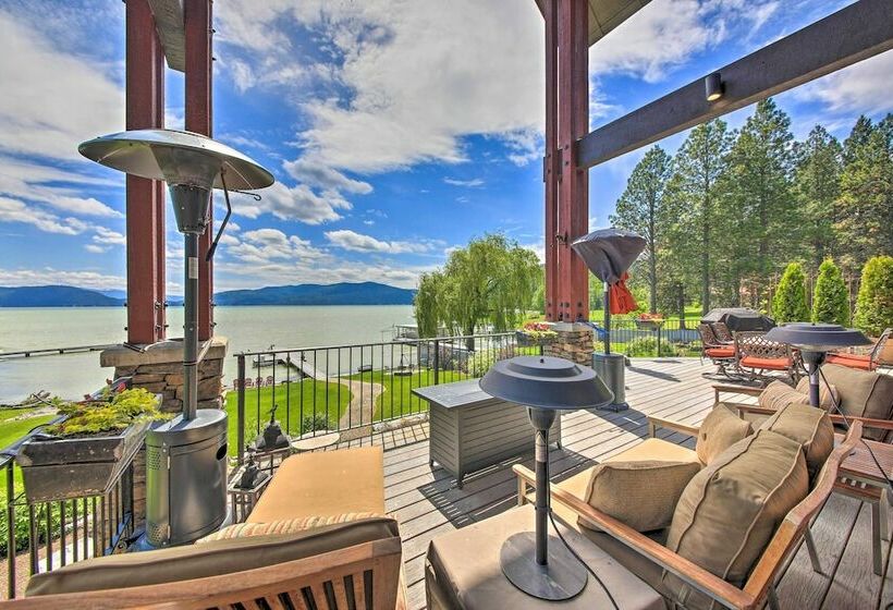 Expansive Sandpoint Lake House With Hot Tub!