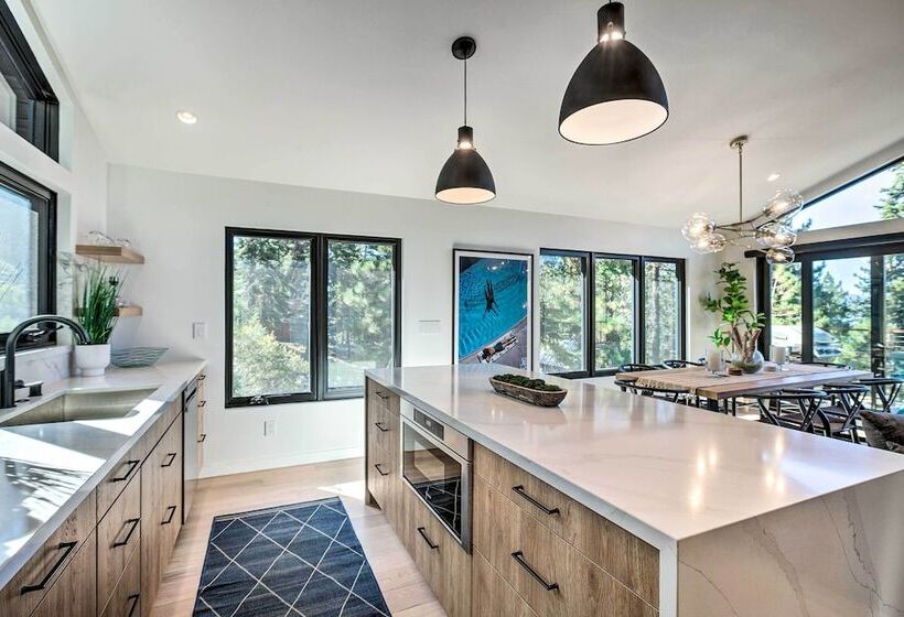 Family Friendly Lake Tahoe House W/ Hot Tub