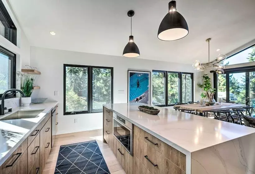Family Friendly Lake Tahoe House W/ Hot Tub