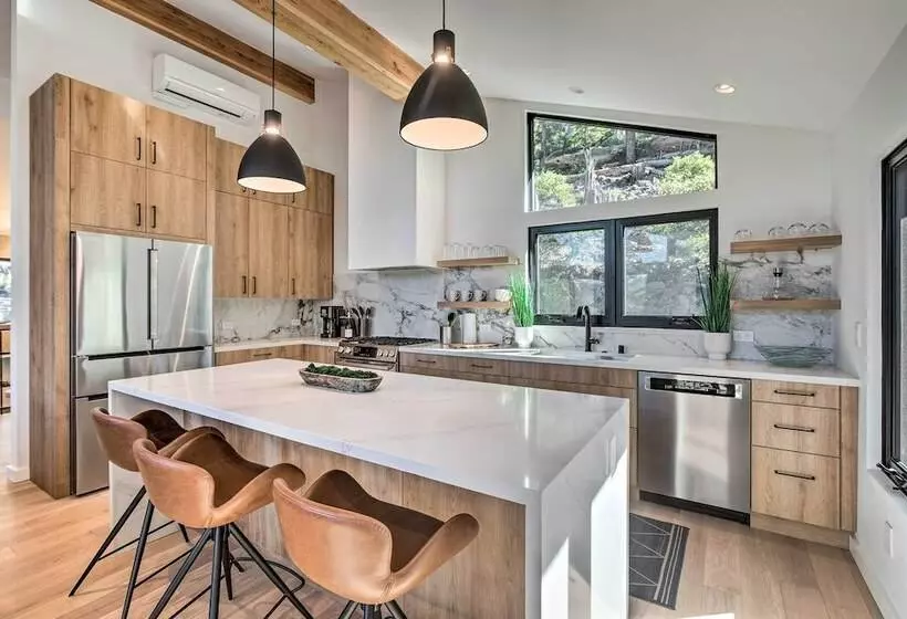 Family Friendly Lake Tahoe House W/ Hot Tub