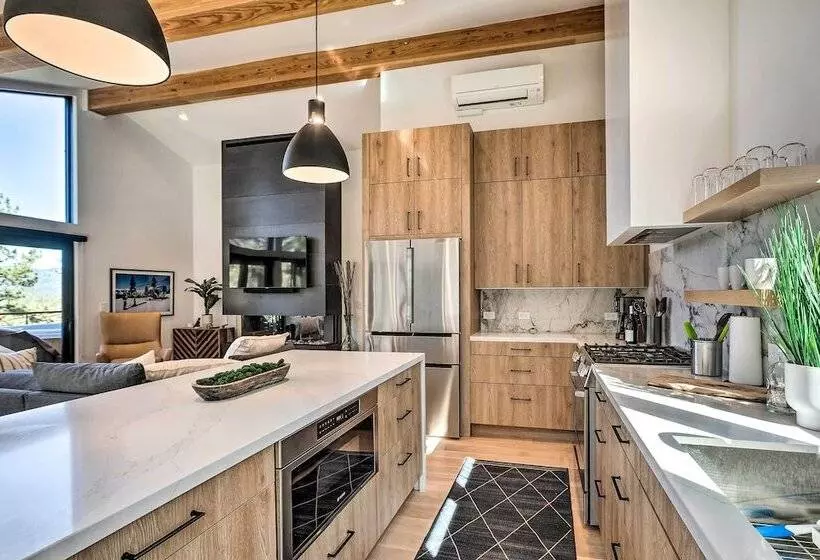 Family Friendly Lake Tahoe House W/ Hot Tub