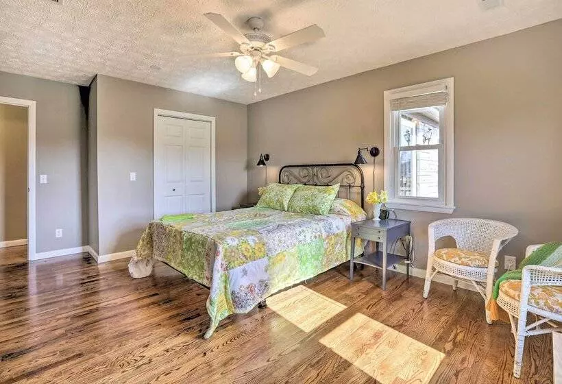 Family Home W/ Deck, 2 Mi To Lake Cumberland