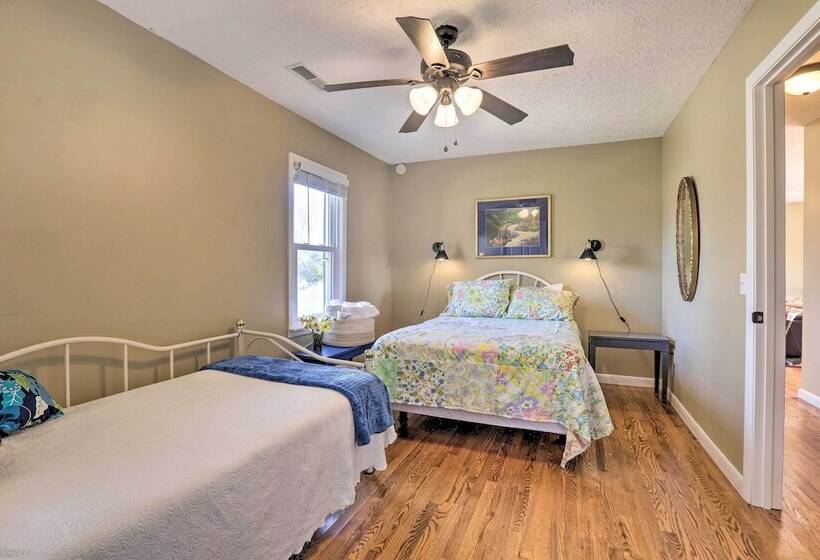 Family Home W/ Deck, 2 Mi To Lake Cumberland