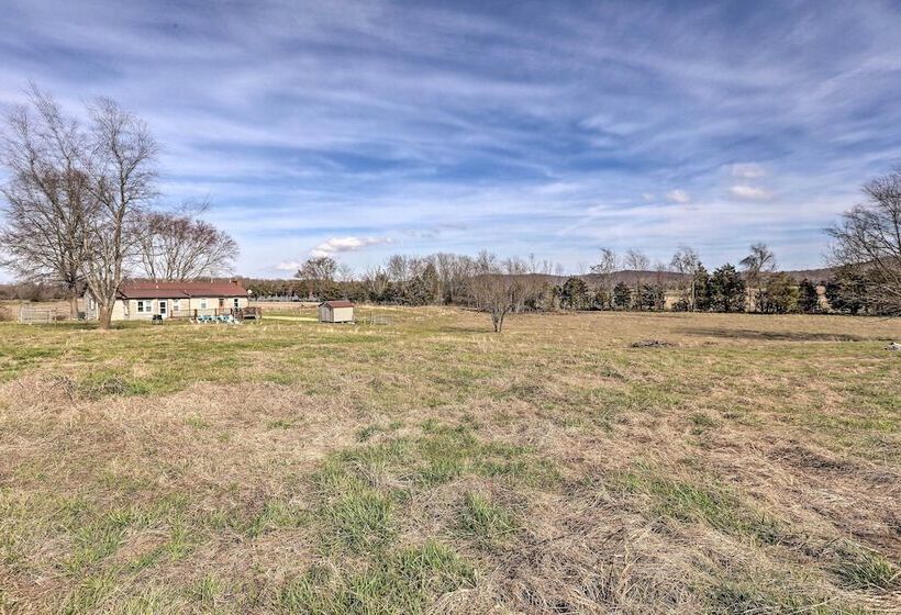 Family Home W/ Deck, 2 Mi To Lake Cumberland