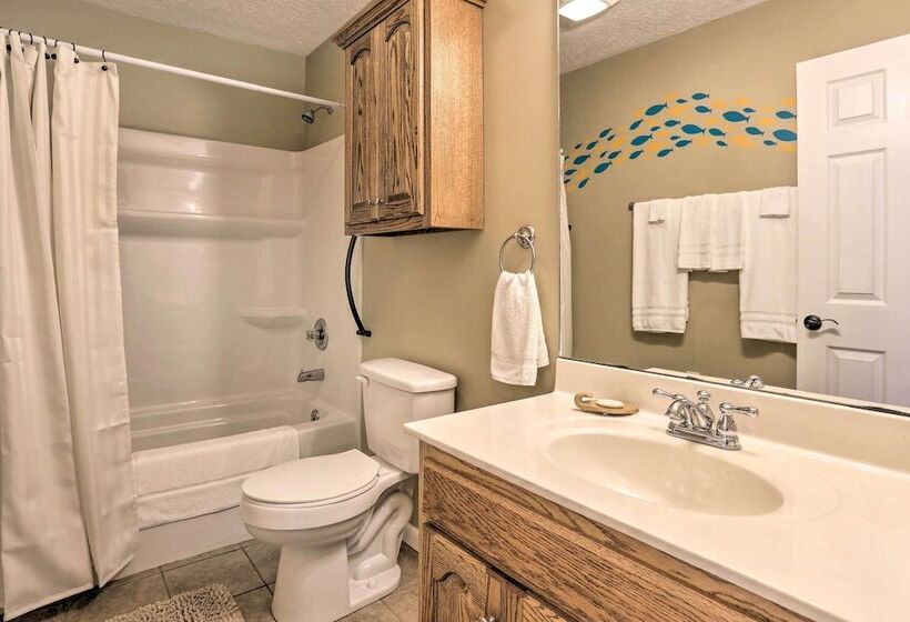 Family Home W/ Deck, 2 Mi To Lake Cumberland