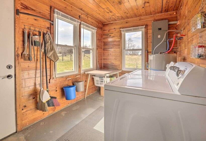 Family Home W/ Deck, 2 Mi To Lake Cumberland