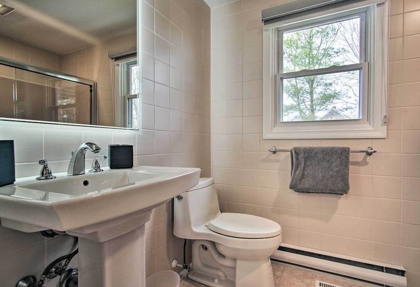 Cape Cod Family Home W/ Yard: Walk To Beach!