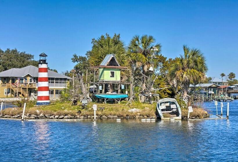 Homosassa River Home W/ Private Boat Ramp & Kayaks