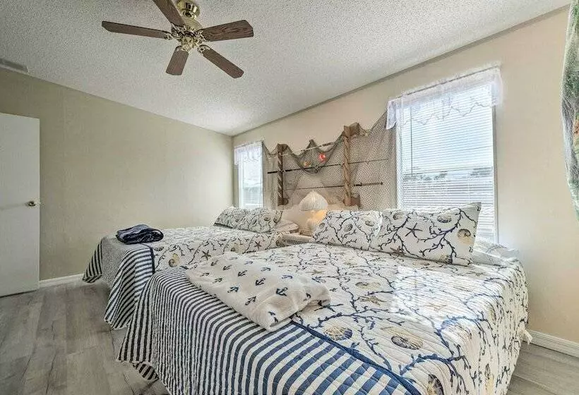 Homosassa River Home W/ Private Boat Ramp & Kayaks