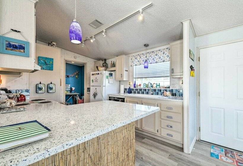 Homosassa River Home W/ Private Boat Ramp & Kayaks