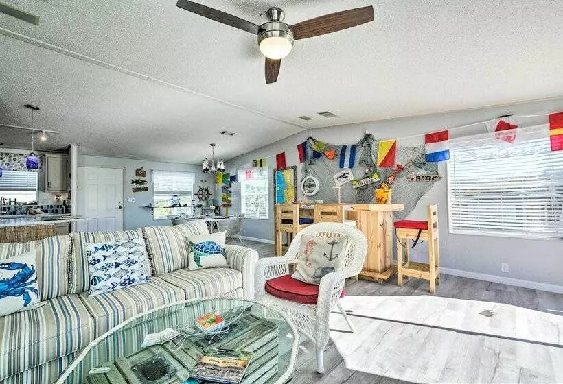 Homosassa River Home W/ Private Boat Ramp & Kayaks