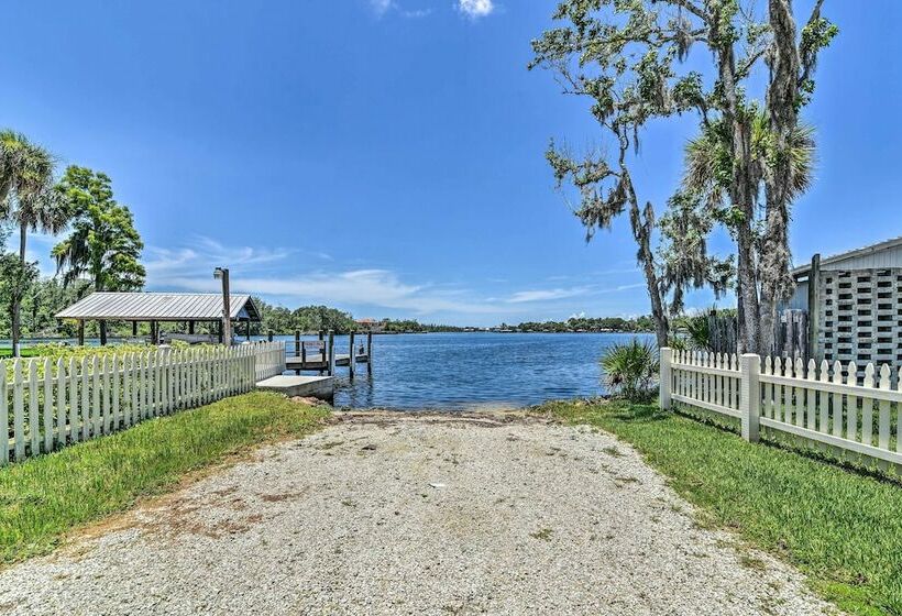 Homosassa River Home W/ Private Boat Ramp & Kayaks