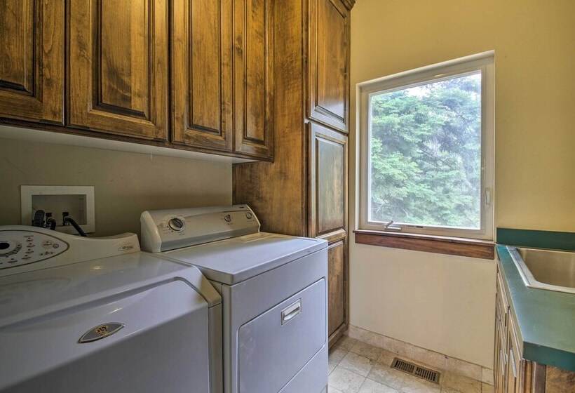 Incredible Lake Arrowhead Home W/ Views & Decks!