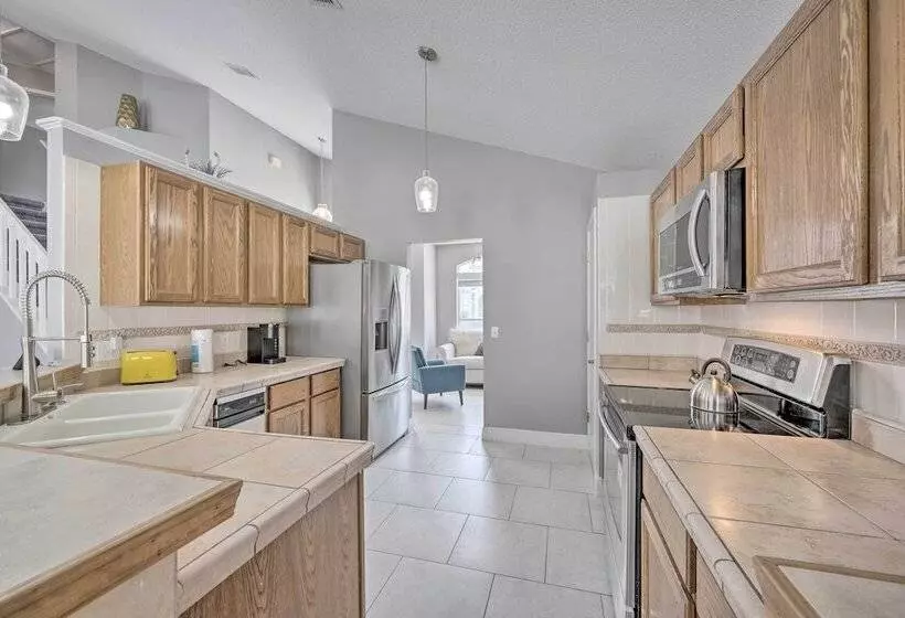 Kissimmee Home W/ Pool & Lanai ~ 5 Mi To Wdw!