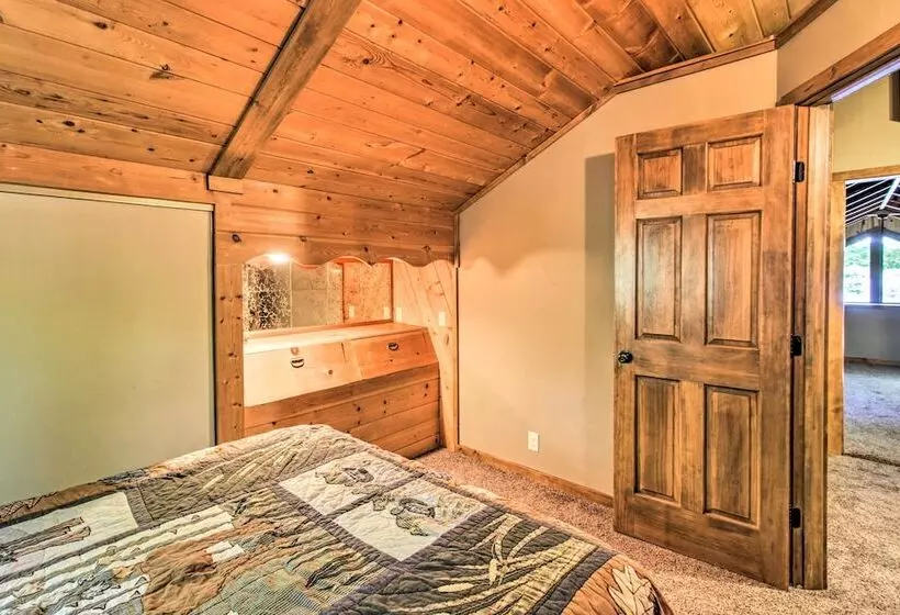 Loon Lake Lodge  W/ Dock, Sauna & Hot Tub!