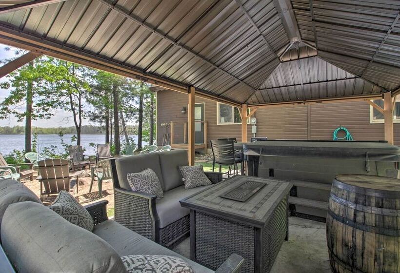 Loon Lake Lodge W/ Dock, Sauna & Hot Tub!