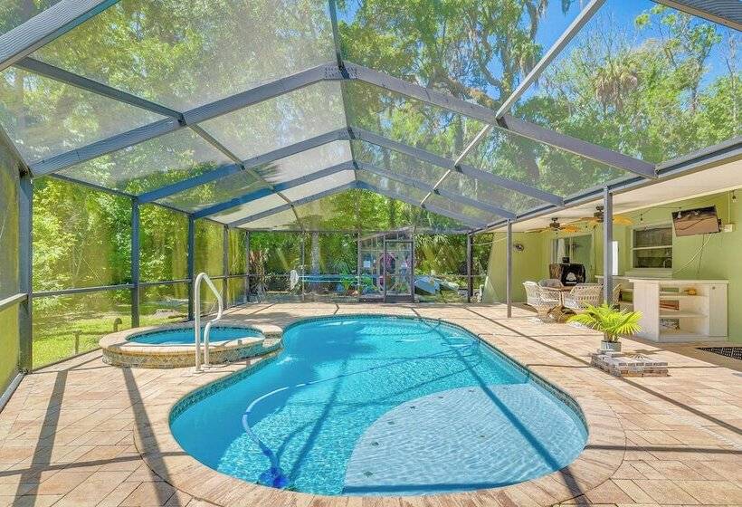 Lovely Crystal River Home W/ Lanai & Pool!
