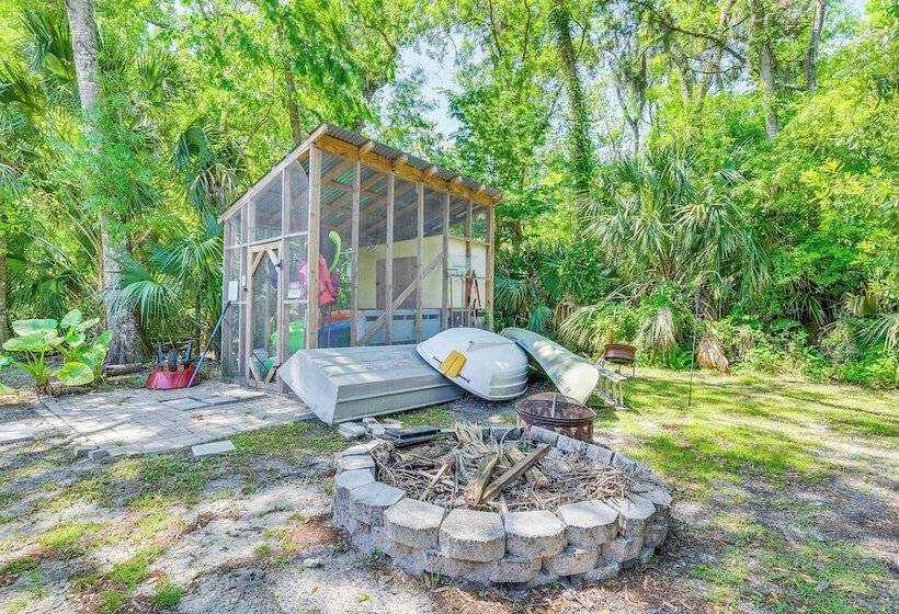 Lovely Crystal River Home W/ Lanai & Pool!