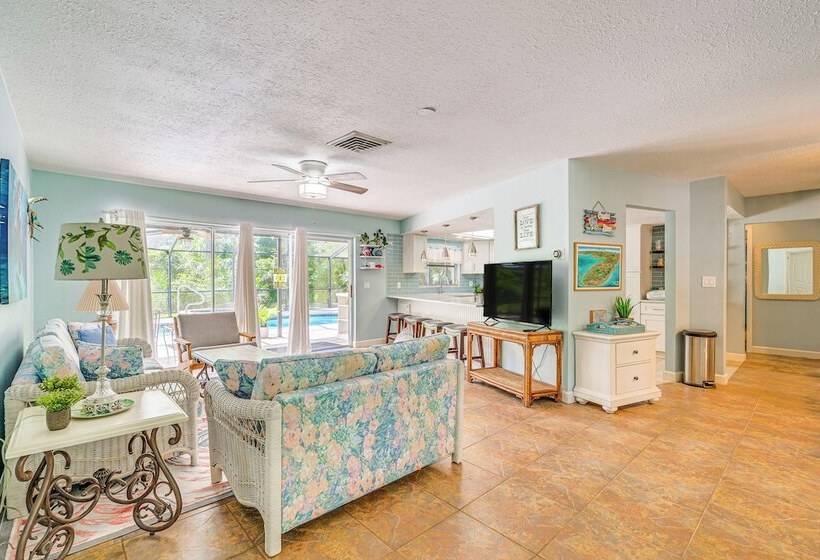 Lovely Crystal River Home W/ Lanai & Pool!