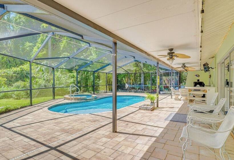 Lovely Crystal River Home W/ Lanai & Pool!