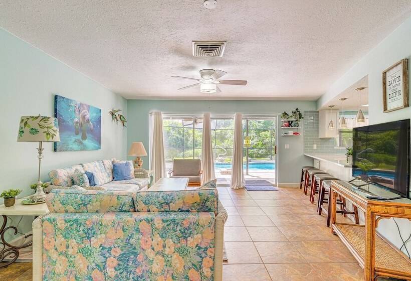 Lovely Crystal River Home W/ Lanai & Pool!