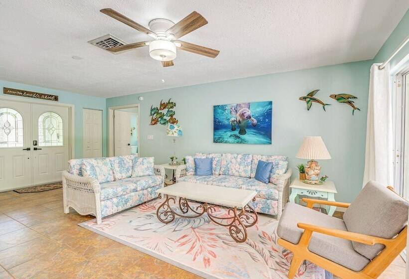 Lovely Crystal River Home W/ Lanai & Pool!