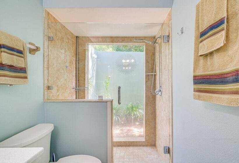 Lovely Crystal River Home W/ Lanai & Pool!