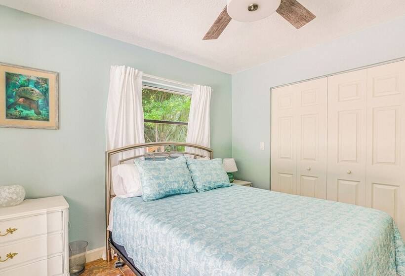 Lovely Crystal River Home W/ Lanai & Pool!