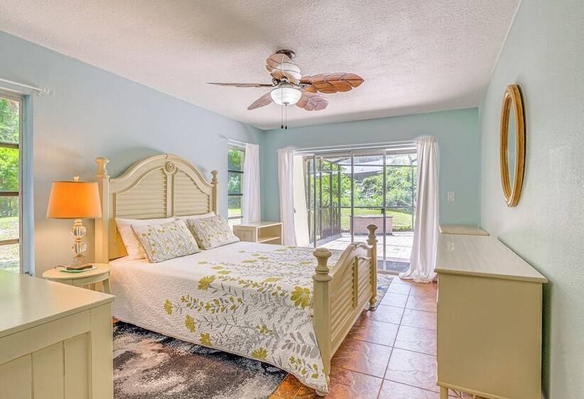 Lovely Crystal River Home W/ Lanai & Pool!