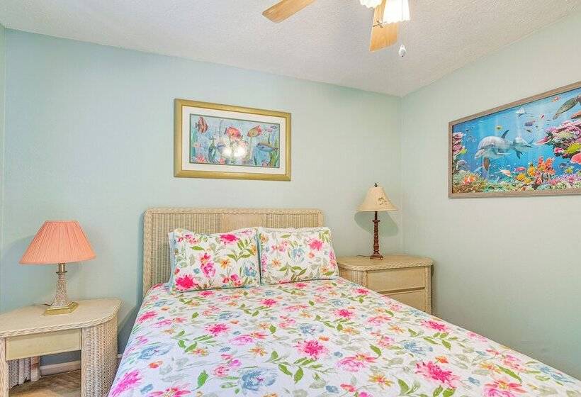 Lovely Crystal River Home W/ Lanai & Pool!