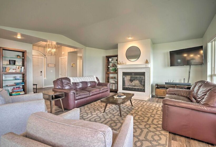 Manson Villa W/ Hot Tub ~ 1 Mi To Wineries!