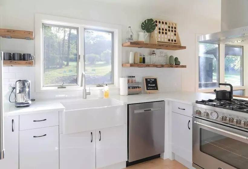 Modern Hideaway W/ Deck + State Forest Access