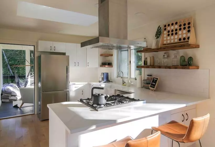 Modern Hideaway W/ Deck + State Forest Access