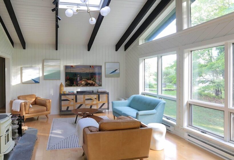 Modern Hideaway W/ Deck + State Forest Access