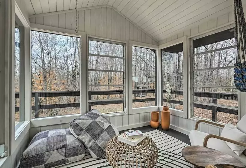 Modern Hideaway W/ Deck + State Forest Access