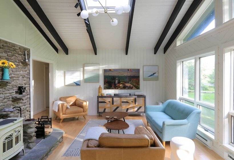 Modern Hideaway W/ Deck + State Forest Access