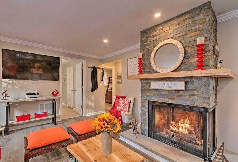 Albrightsville Home W/ Indian Mountain Lake Access