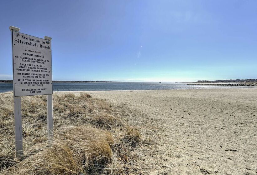 Multi Level Marion House: Loft, Deck + Ocean Views