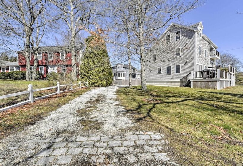 Multi Level Marion House: Loft, Deck + Ocean Views