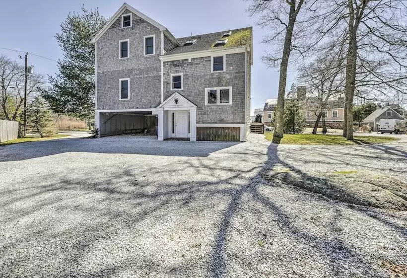 Multi Level Marion House: Loft, Deck + Ocean Views