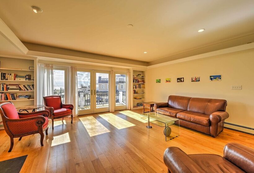 Multi Level Marion House: Loft, Deck + Ocean Views