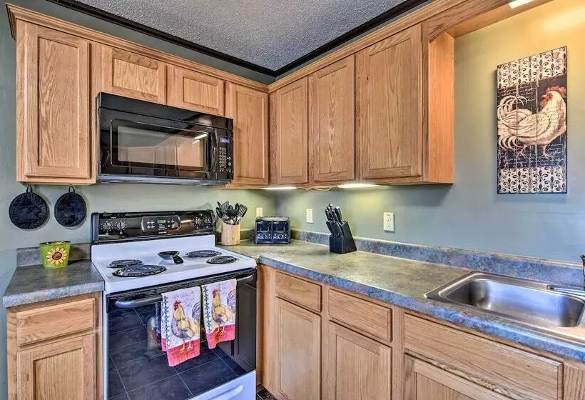 Nature S Retreat  W/ Hot Tub: 7 Mi To Bryson City