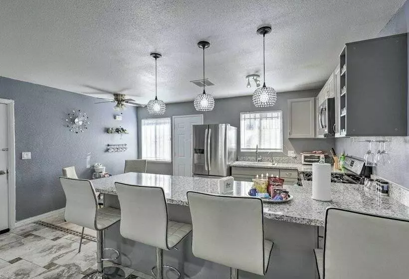 North Las Vegas Hideaway W/ Grill < 10 Mi To Strip