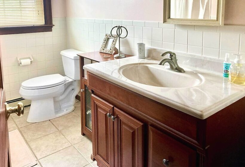 Pet Friendly West Yarmouth Home 1/2 Mi To Beach