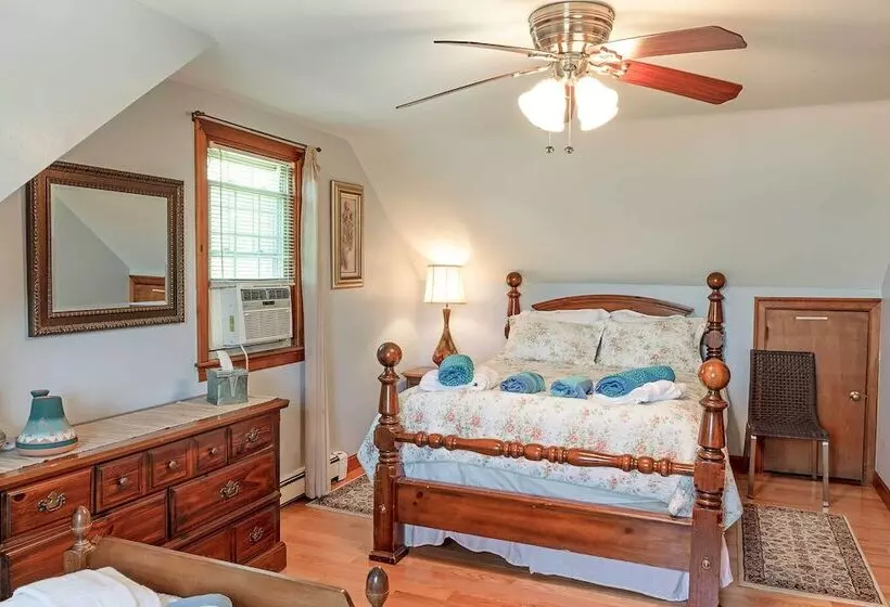 Pet Friendly West Yarmouth Home 1/2 Mi To Beach