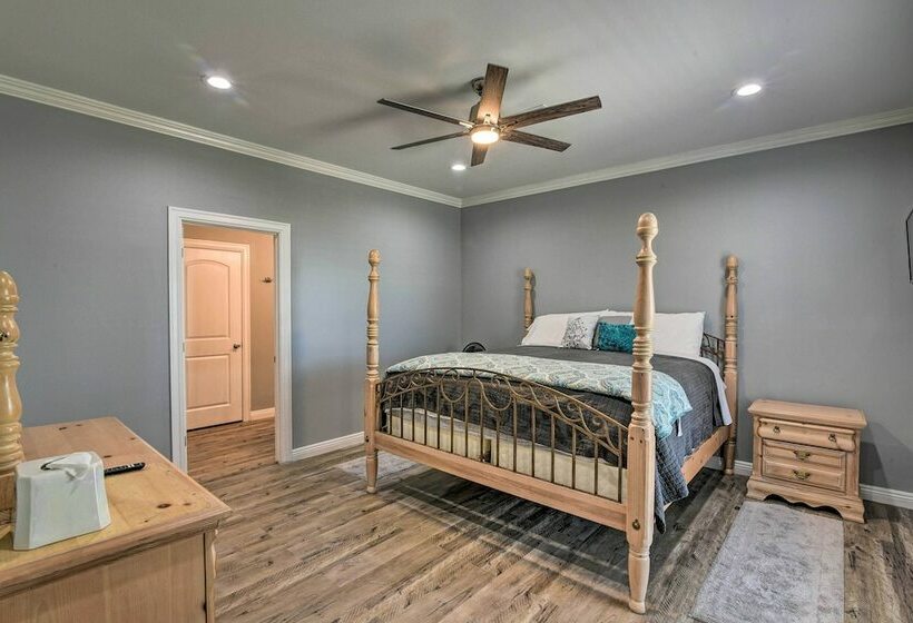 Ocean View + Wraparound Deck: Crystal Beach Home!